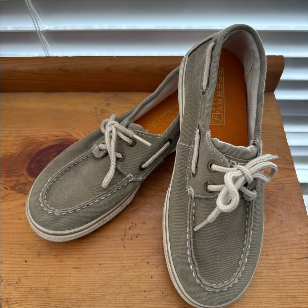 Sperry Top Sider Halyard Boat Shoes; Boys Size 2- Olive